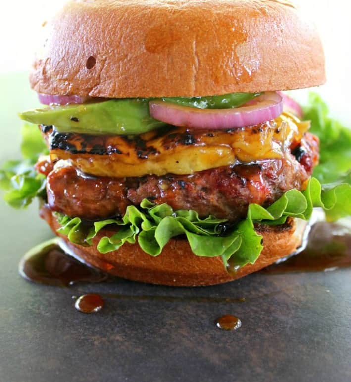 Perfect Grilled Burger Recipe - Mom's Dinner