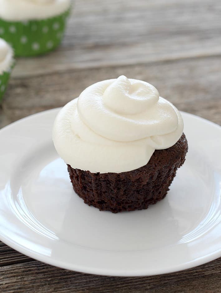  Frosted stout cake cupcake on white plate